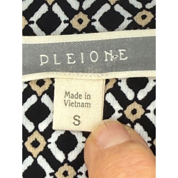 Pleione Womens Small Black Geometric Diamond Print V-Neck Blouse Sz S - Picture 7 of 9